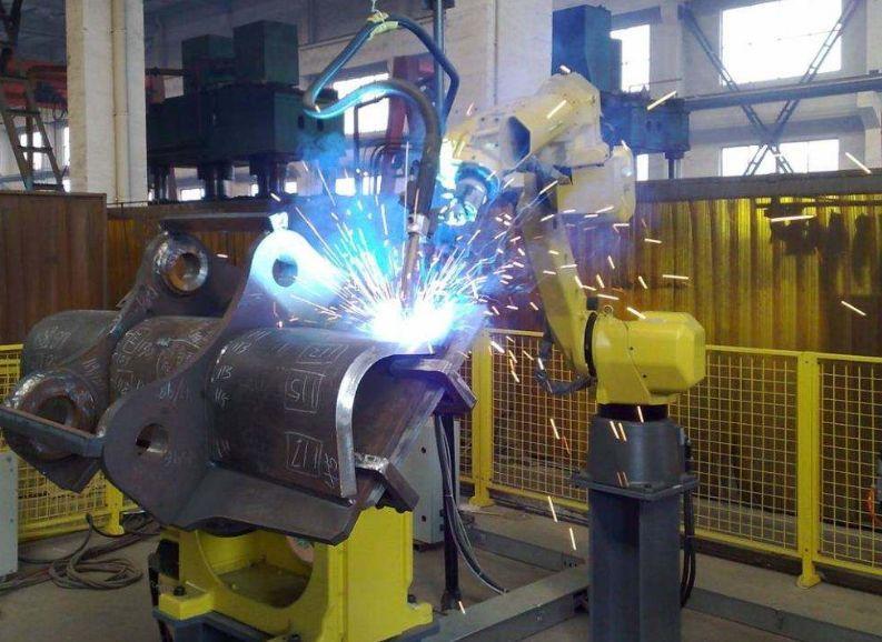 工业智能机器人集成化焊接可以使用多长时间