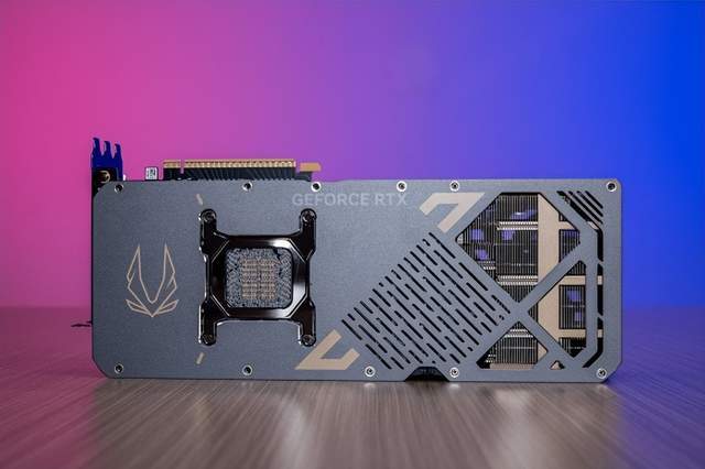 当下旗舰的最优选：索泰 RTX 5090 D  SOLID评测(图2)