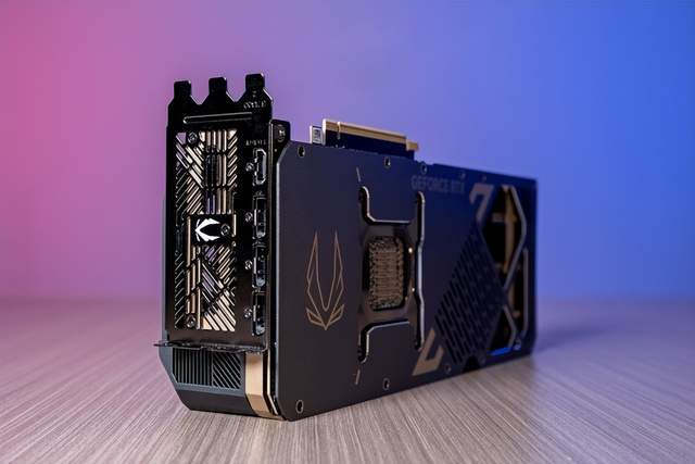 当下旗舰的最优选：索泰 RTX 5090 D  SOLID评测(图4)